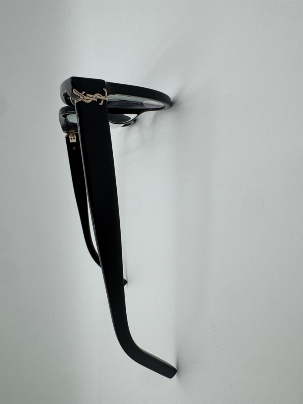 Classic Black Round-Frame Women's Eyeglasses - Picture 3 of 4